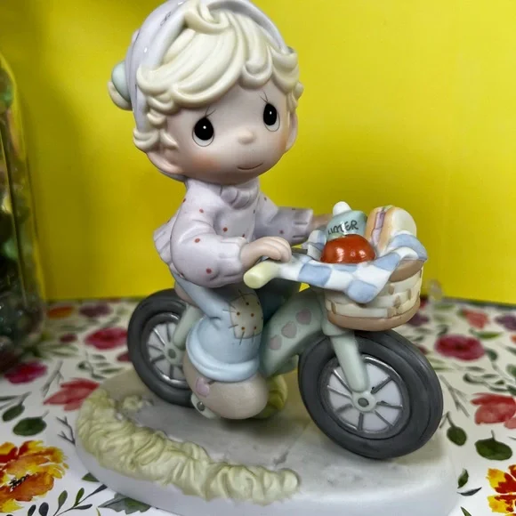 🛑SOLD🛑 PRECIOUS MOMENTS “The Road To A Friend Is Never Long” Figurine C0024 - Picture 3 of 17